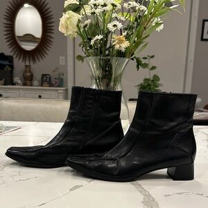 Paul Green Black Leather Ankle Boots with Low Block Heel